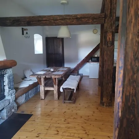 - Stara Stajnia - Na Krancu Swiata Miłków