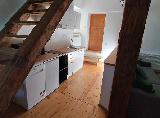 - Stara Stajnia - Na Krancu Swiata * Miłków