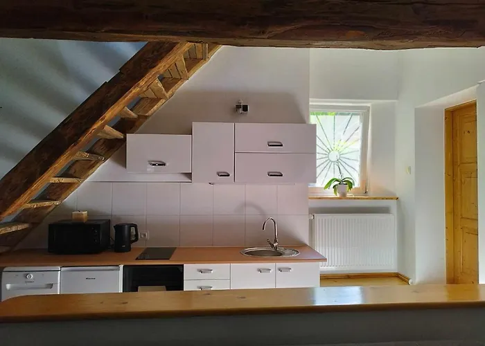 - Stara Stajnia - Na Krancu Swiata *