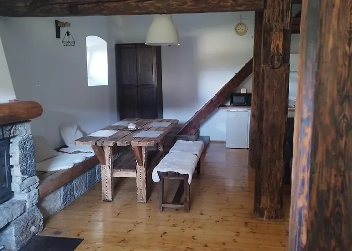 - Stara Stajnia - Na Krancu Swiata Miłków