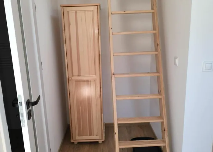 - Stara Stajnia - Na Krancu Swiata