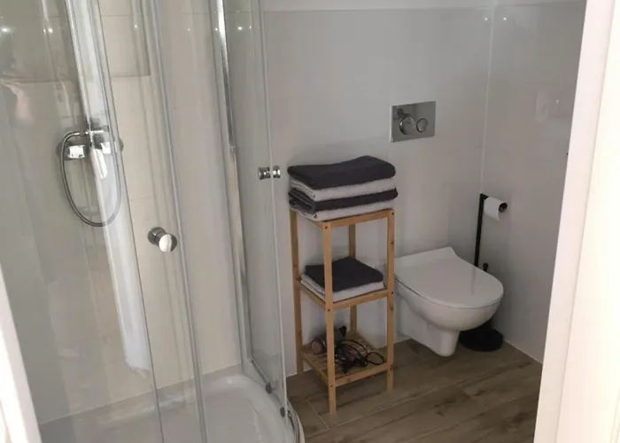 - Stara Stajnia - Na Krancu Swiata